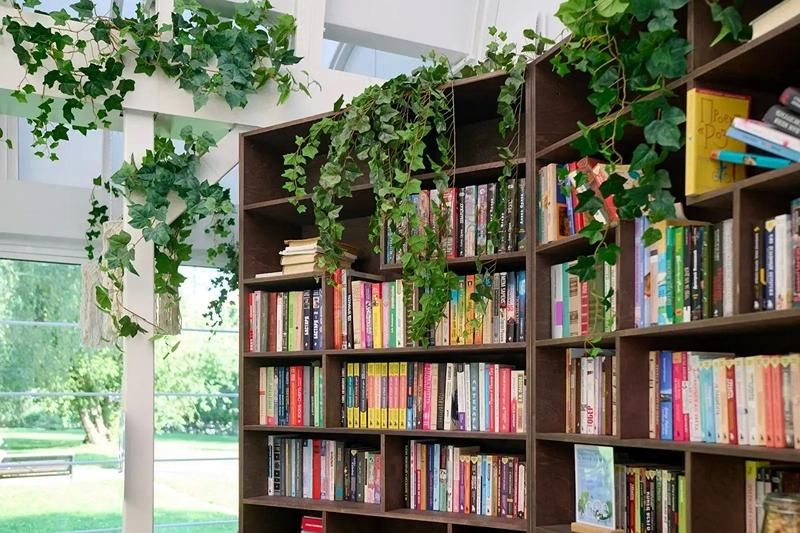 Книжный клуб «Между строк»