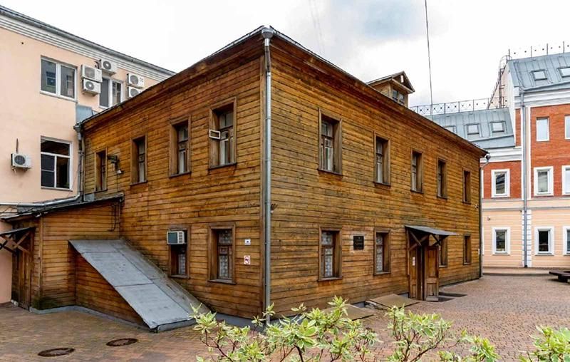 Плюйся, ветер, охапками листьев