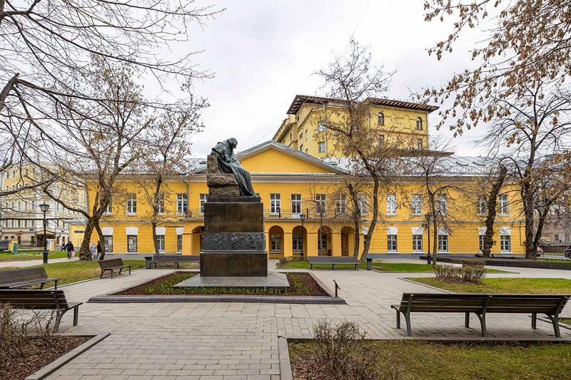 Прогулка с профессором Гоголем