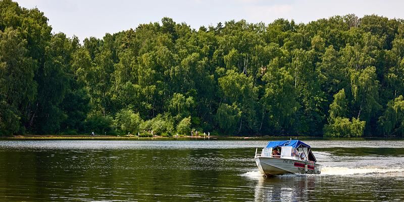 Около 100 спасателей патрулируют столичные водоемы