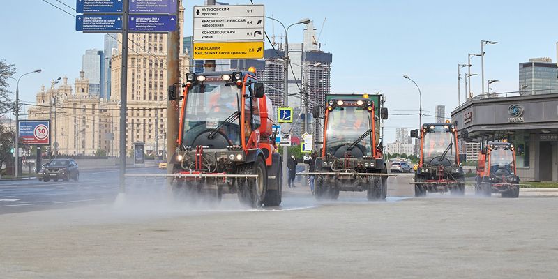 Дороги и тротуары в Москве помоют с шампунем