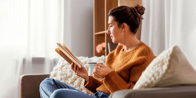 Про андроида Клару и тайны Анны Карениной: какие книжные новинки поступили в библиотеки столицы