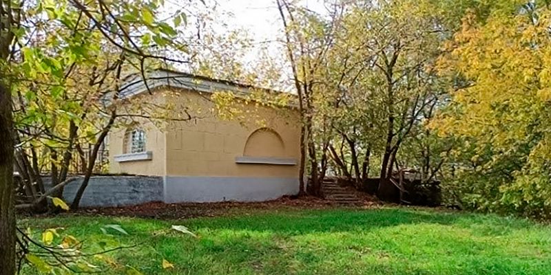 Более 10 ветхих построек восстановили на северо-западе Москвы