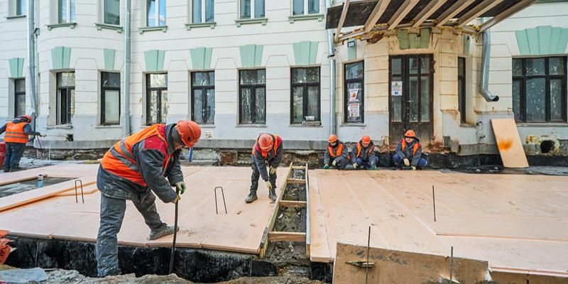 Укрепление конструкций и замена перекрытий: как проходит капитальный ремонт театра Олега Табакова