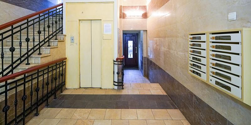 Около 11 тысяч подъездов жилых домов отремонтировали в Москве с начала года
