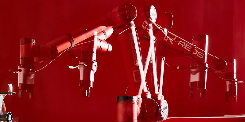 Увеличить производительность и облегчить труд: как роботы помогают на складах Москвы
