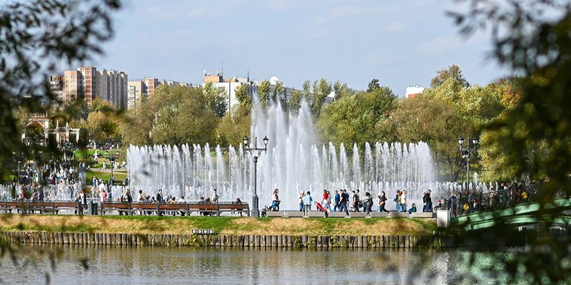 Светодинамический фонтан в парке музея-заповедника «Царицыно» начали готовить к открытию сезона