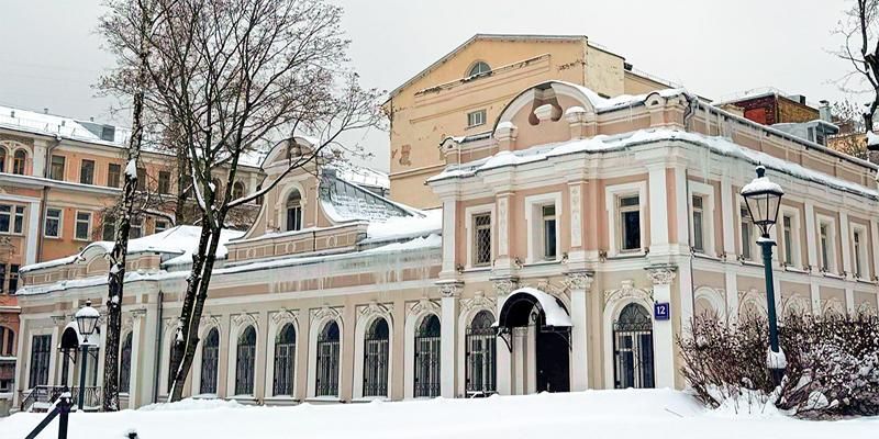 В Басманном районе на аукцион выставили помещение в усадьбе XIX века