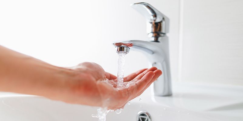 Плановые отключения горячей воды начнутся в Москве с 20 мая