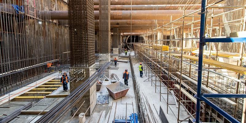 Строители приступили к устройству монолитных конструкций на станции метро «Липовая роща»