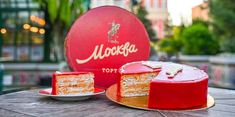 «Москва» и татарские пироги: чем украсить стол ко Дню торта