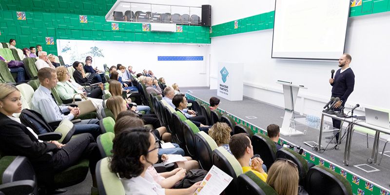 Финансовая грамотность по фильмам: о чем рассказывают на кинолекториях в кинотеатрах и библиотеках