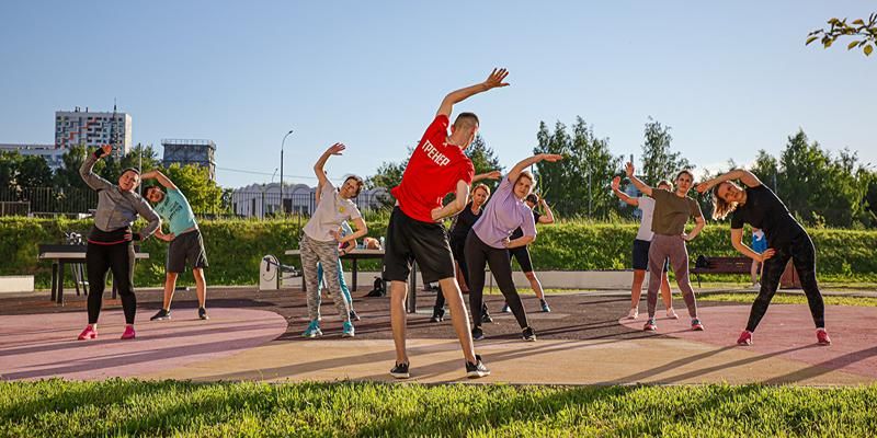 Бесплатные тренировки проводятся во дворах и парках в рамках «Лета в Москве»
