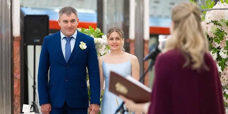Первые летние свадьбы прошли на станции метро «Маяковская»