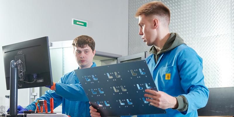 Столичное предприятие увеличило выпуск бесконтактных карт благодаря новому оборудованию