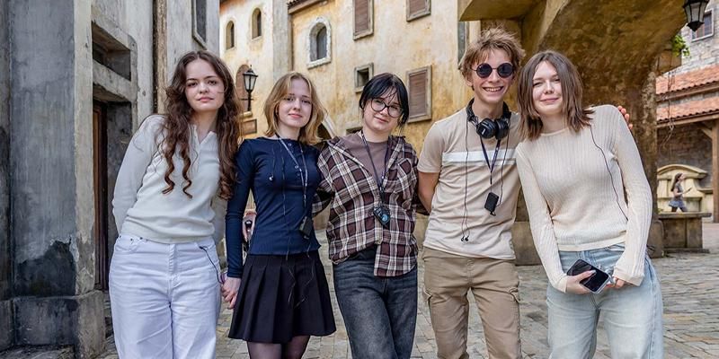 Ученики столичных медиаклассов начали проходить практику в кинопарке «Москино»