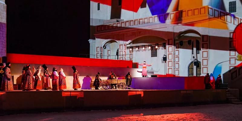 Выходные в кинопарке «Москино»: гостей ждут на спектакль «Соборная площадь»