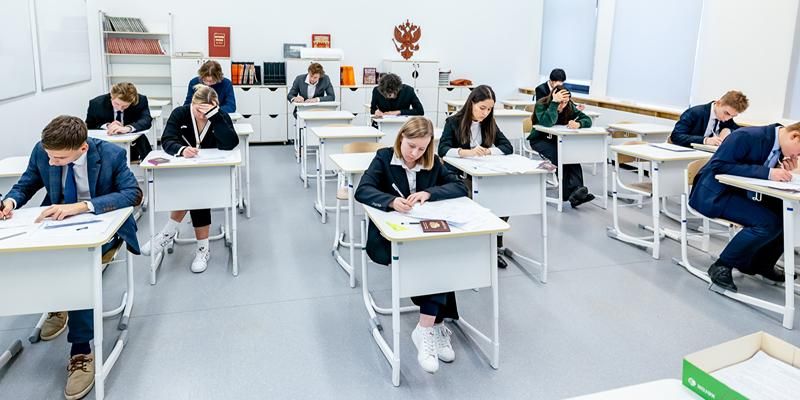 Московские школьники начали писать тренировочные работы перед ЕГЭ