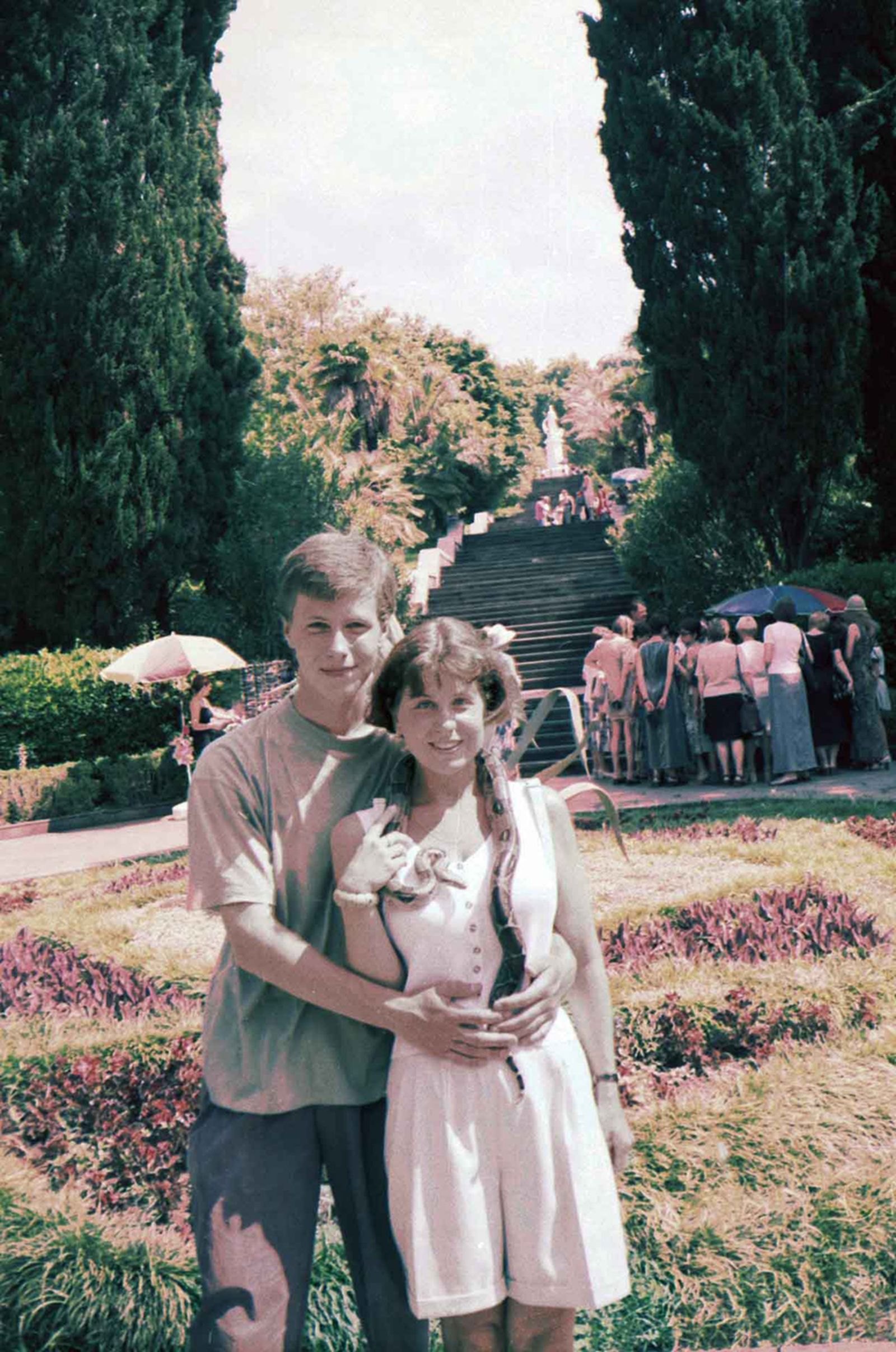 В Сочинском дендрарии. Автор неизвестен (сдатчик О.В. Ватлова). Краснодарский край, г. Сочи, конец 1990-х гг. Главархив Москвы
