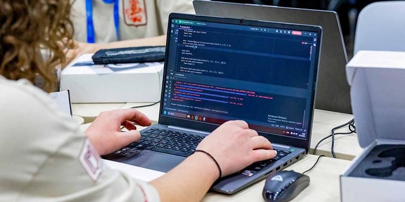От Python до теории графов: в московских ИТ-классах обновили курс программирования