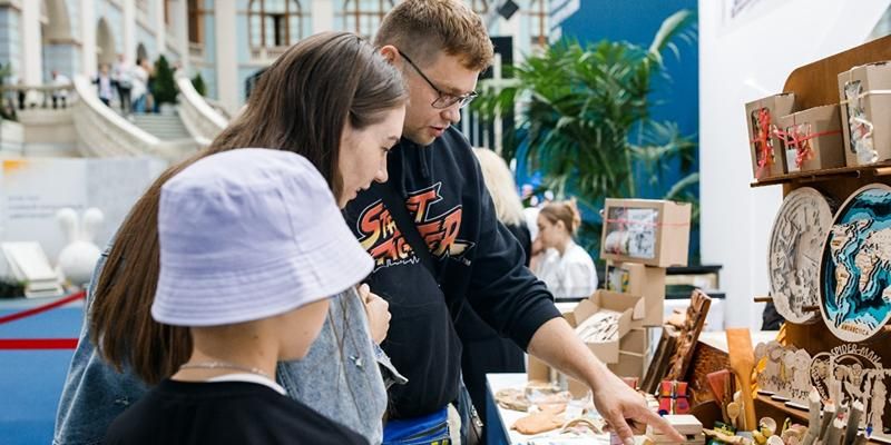 Какие проекты для жителей с особенностями здоровья реализуют НКО в помещениях города