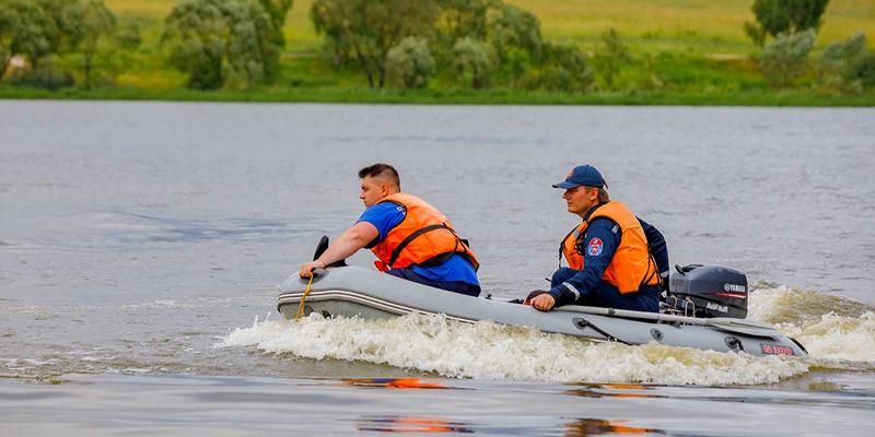 Из-за жаркой погоды столичные спасатели усилили патрулирование Москвы-реки и водоемов города
