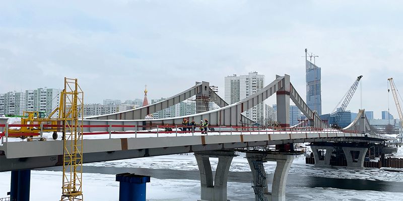Автомобильный мост в районе улицы Мясищева готов на 45 процентов