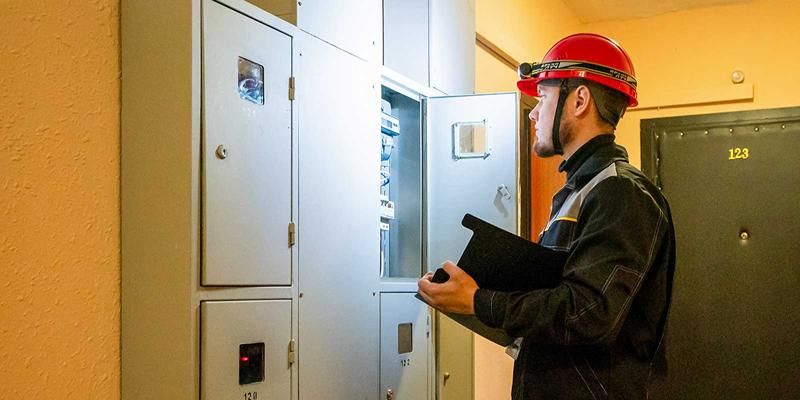 В Москве за год бесплатно заменили в жилых домах 340 тысяч электросчетчиков