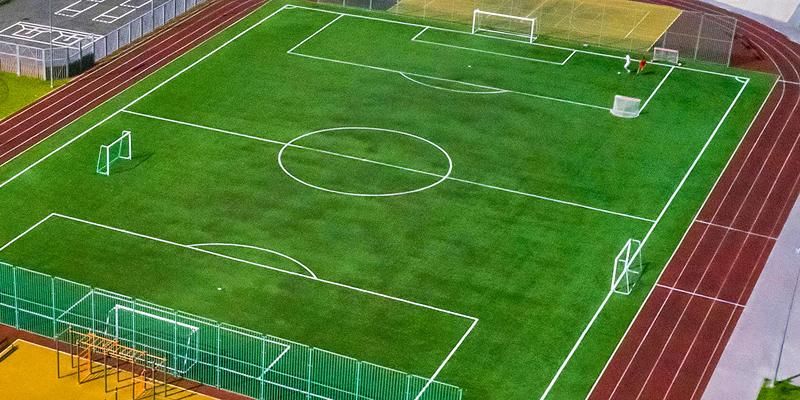 Спорткомплекс с футбольным полем и гостиницу построят на участках бывшей промзоны Карачарово