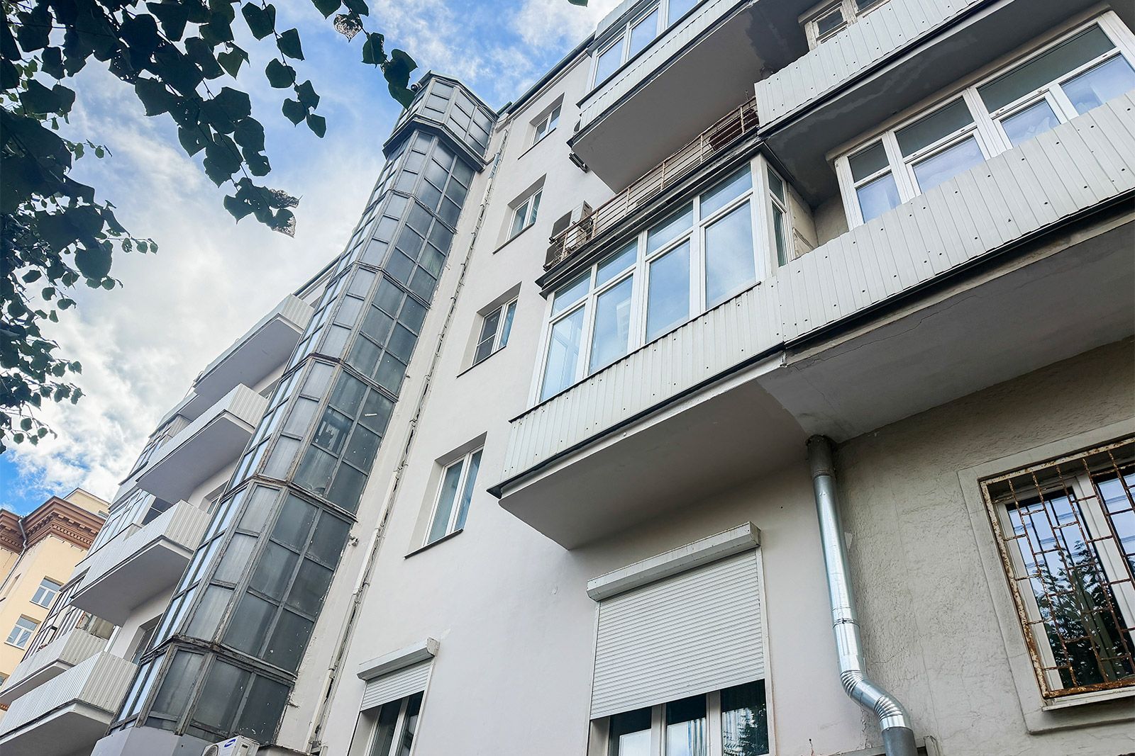 В столице завершают капремонт двух уникальных зданий в стиле конструктивизма