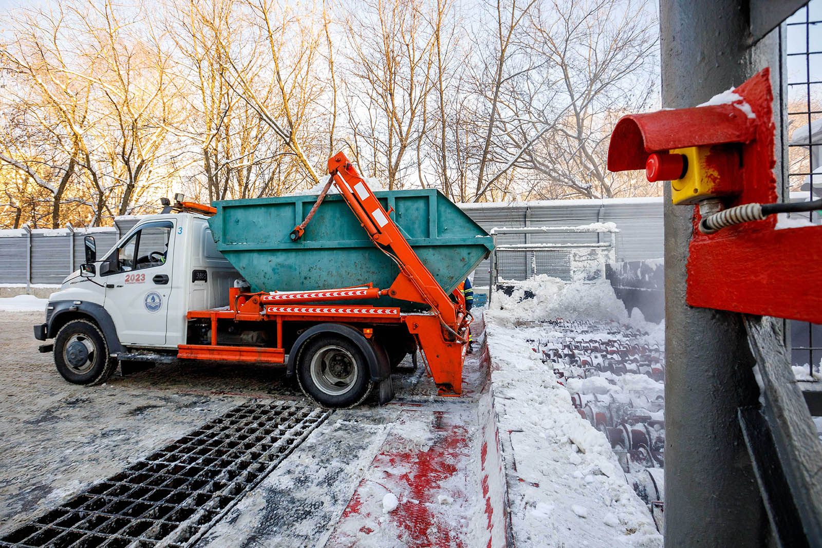 Куда уходит снег: как работает городской снегосплавный пункт. Официальный сайт Мэра Москвы