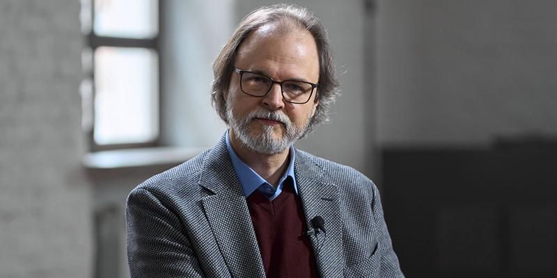Метамодерн и борьба между тьмой и светом. Антон Яковлев — о новом Театре имени Гоголя