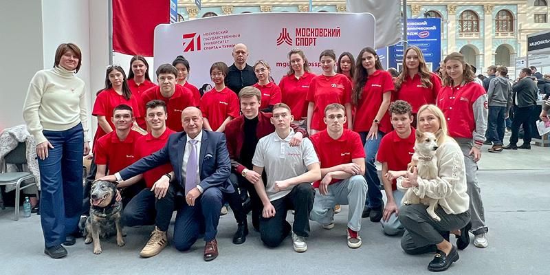 Как волонтеры университета спорта и туризма помогают людям и организациям