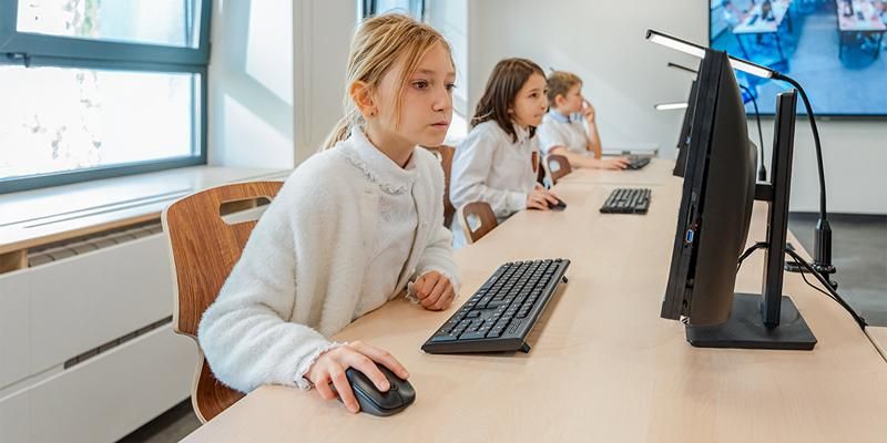 На платформе «Активный гражданин — детям» началась викторина об истории школьного образования в столице
