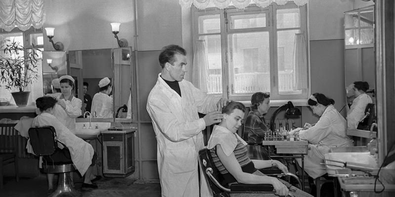 Модельные стрижки, шиньоны и обслуживание вне очереди: Главархив &ndash; о повышении качества работы парикмахерских в 1950 году
