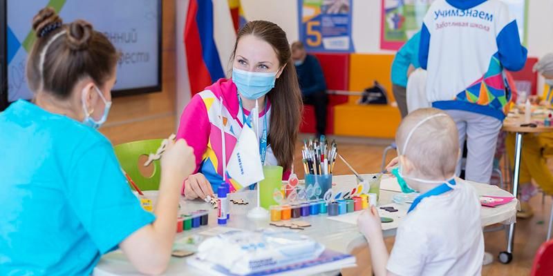 Более 60 тысяч детей прошли обучение в столичных госпитальных школах