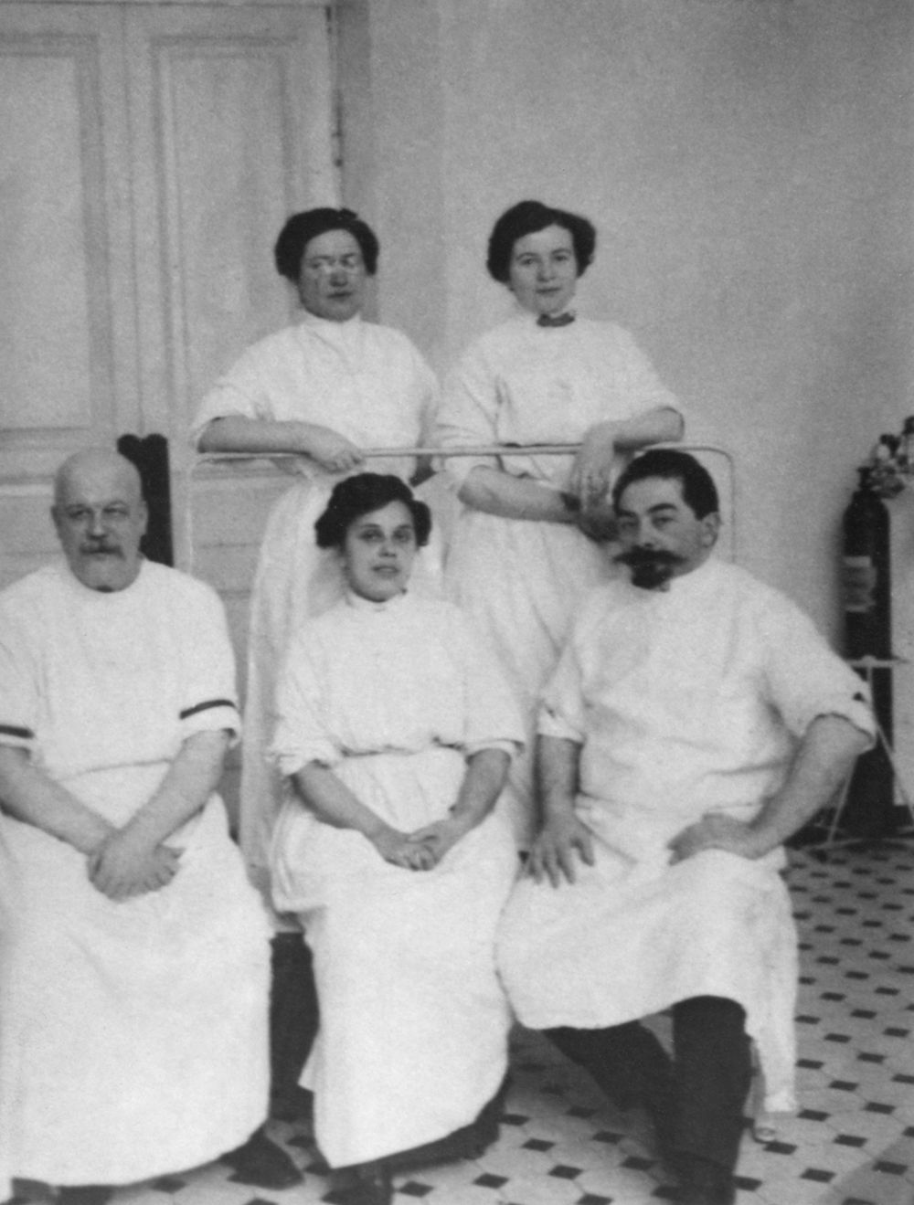 Медицинские работники. Фото В.П. Налимова. 1900-е гг. Главархив Москвы