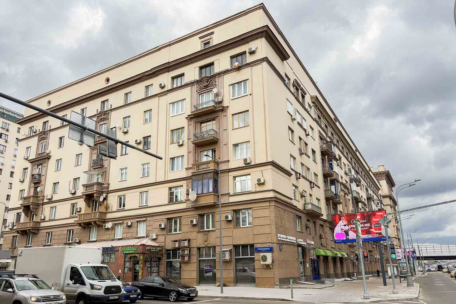 Более 100 современных лифтов установят в многоподъездных и высотных жилых домах в центре Москвы