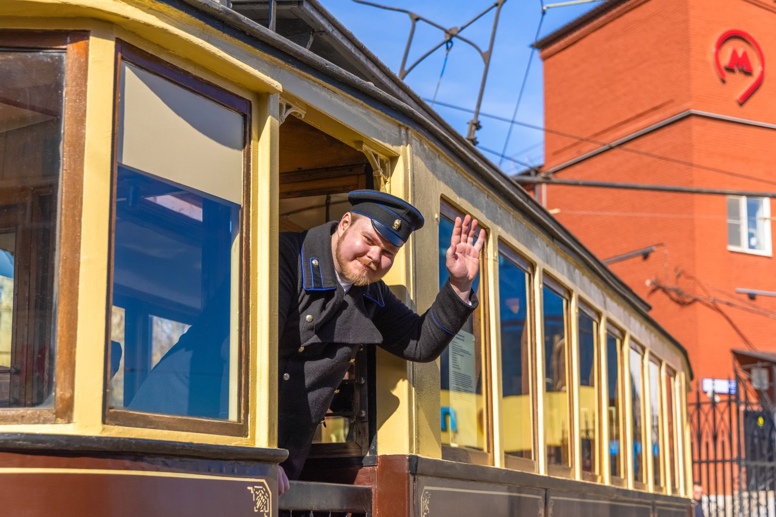 В «Мосфото» опубликовали подборку ко Дню работника городского транспорта