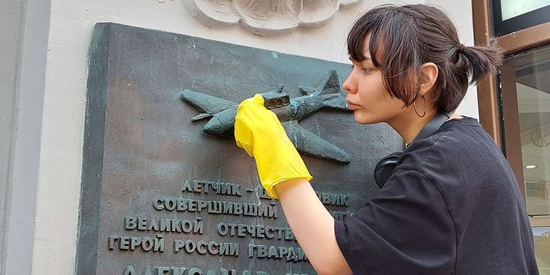 Реставраторы, исследователи, фотографы: как волонтеры помогали сохранять памятники в 2023 году