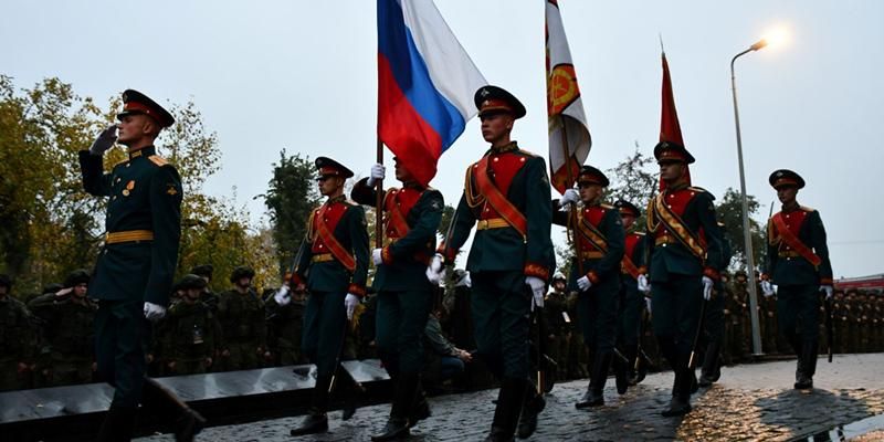 800 человек приняли участие в акции «Марш кремлевских курсантов»