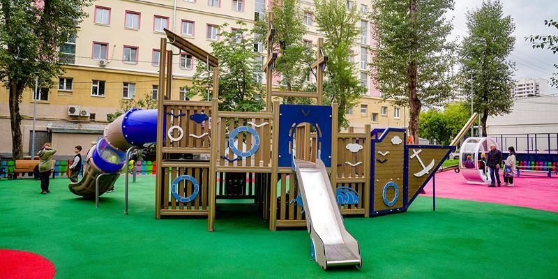 Фрегаты, дельфины и штурвалы: в Москве появились игровые площадки в морском стиле