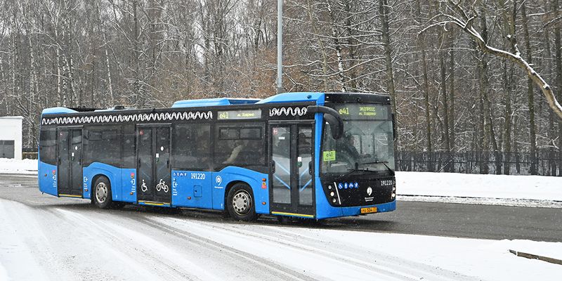 Каждый будний день москвичи совершают более 235 тысяч поездок по экспресс-маршрутам