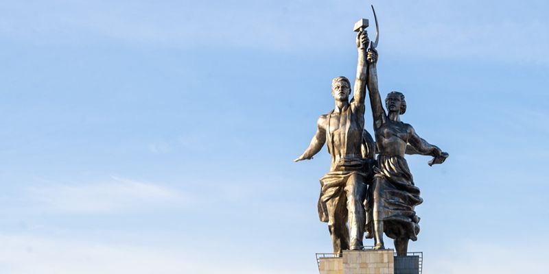 Древнеримская богиня, прилежная труженица, любящая мать: самые женственные скульптуры на ВДНХ