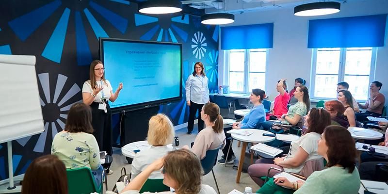 Женщины в деле: московская служба занятости подготовила специальную программу в честь 8 Марта