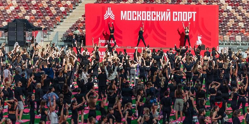 Встречи со звездами и тренировки: 200 тысяч человек приняли участие в Дне московского спорта