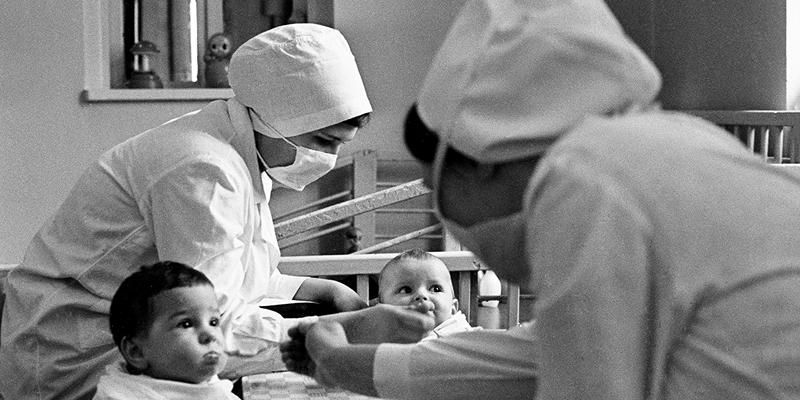 Медицинские сестры повышают квалификацию: Главархив &mdash; о реорганизации здравоохранения в 1950-х годах