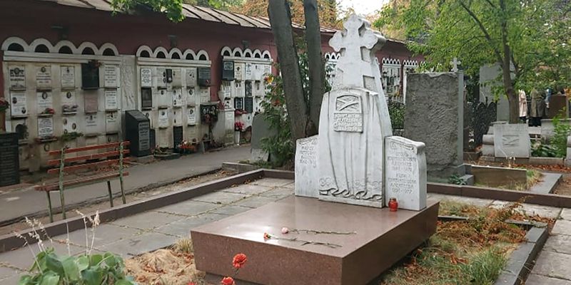 На Новодевичьем кладбище отреставрируют надгробие Константина Станиславского