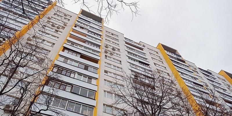 Около 900 фасадов жилых домов капитально отремонтировали в Москве в 2024 году