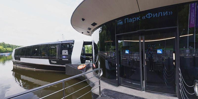 Навигационные стелы и экраны с расписанием: какие указатели появились с открытием новых причалов